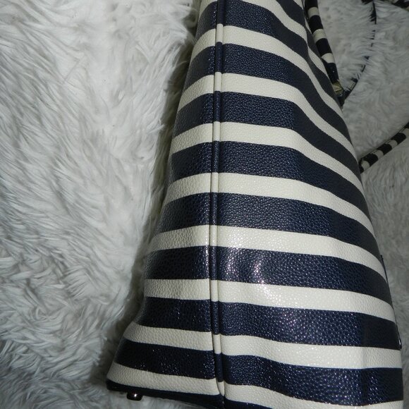 Kate Spade Seaside Navy Stripe Harmony O Tote🆕SHIPS FAST🏃♀💨⚡🚚 - Picture 8 of 15